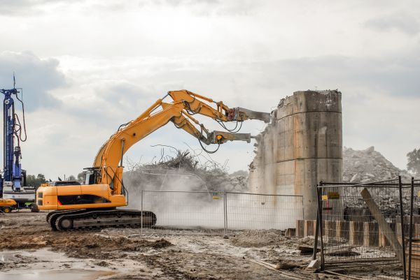Silo Demolition in Wilmington